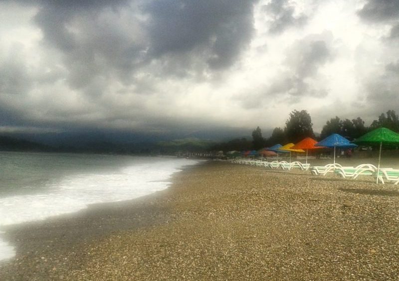 Fethiye Çalış Plajı'nda yağmurlu bir Eylül günü