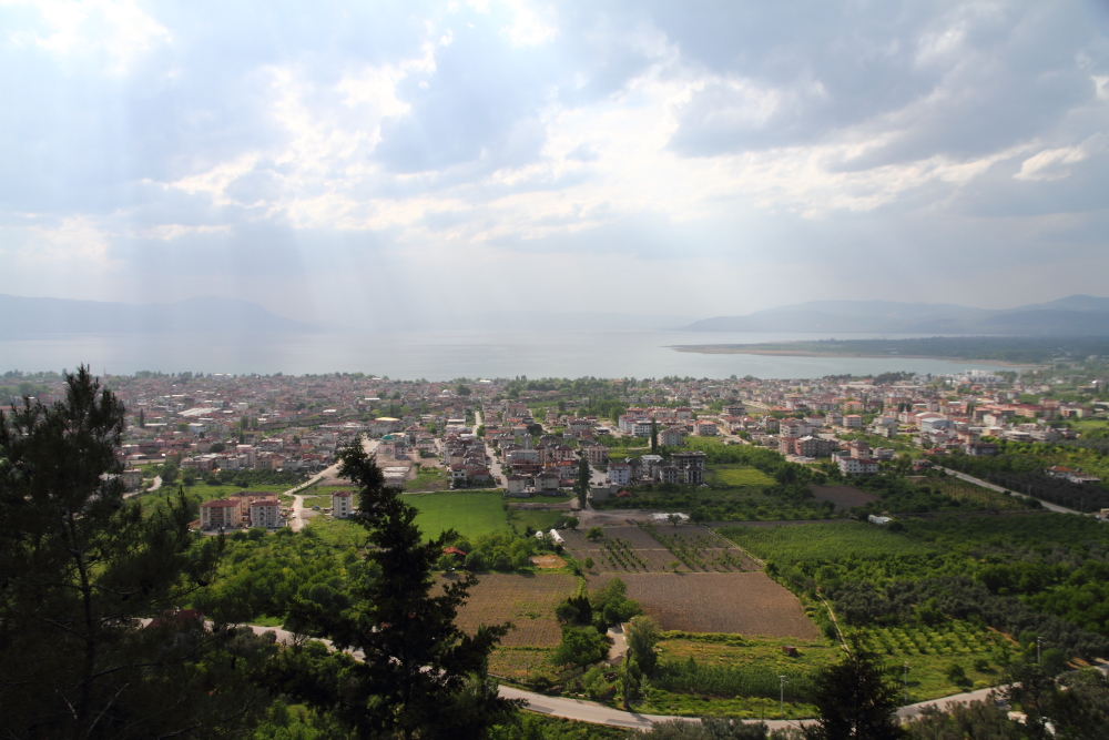 Sancaktar Tepesi'nden İznik ve İznik Gölü manzarası