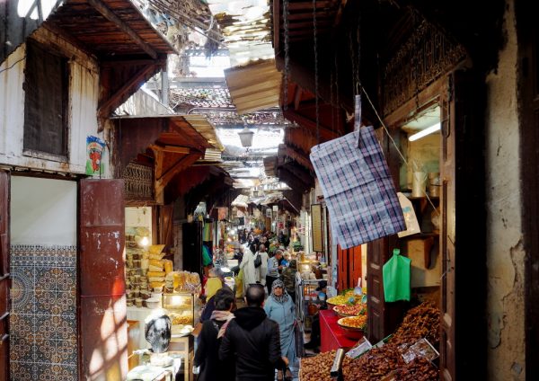 Fes'in tarihi sokakları ve çarşısı